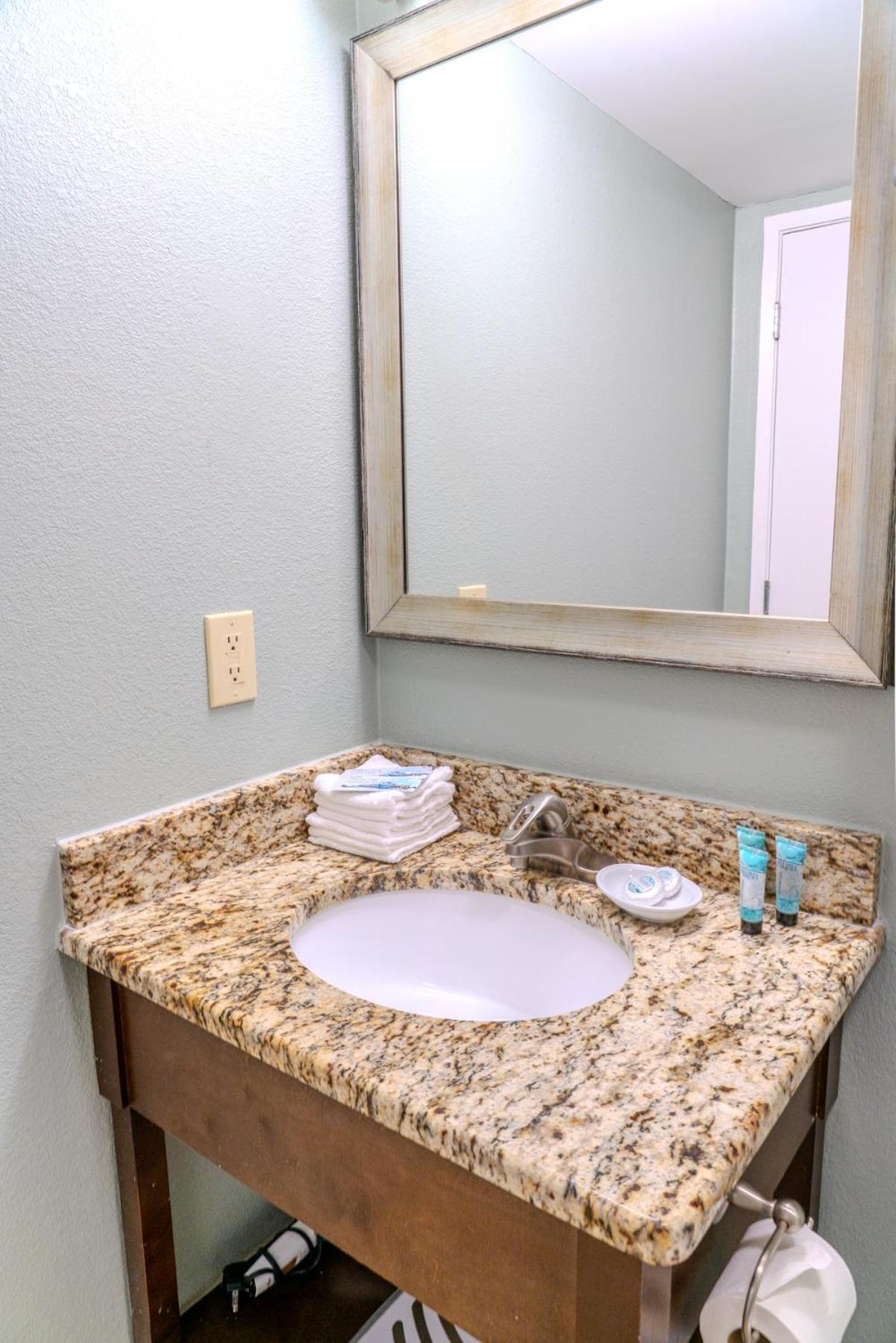 Oceanfront 1Br Suite! Perfect For 8 Guests!- Pinnacle Tower 1456 Myrtle Beach Bagian luar foto